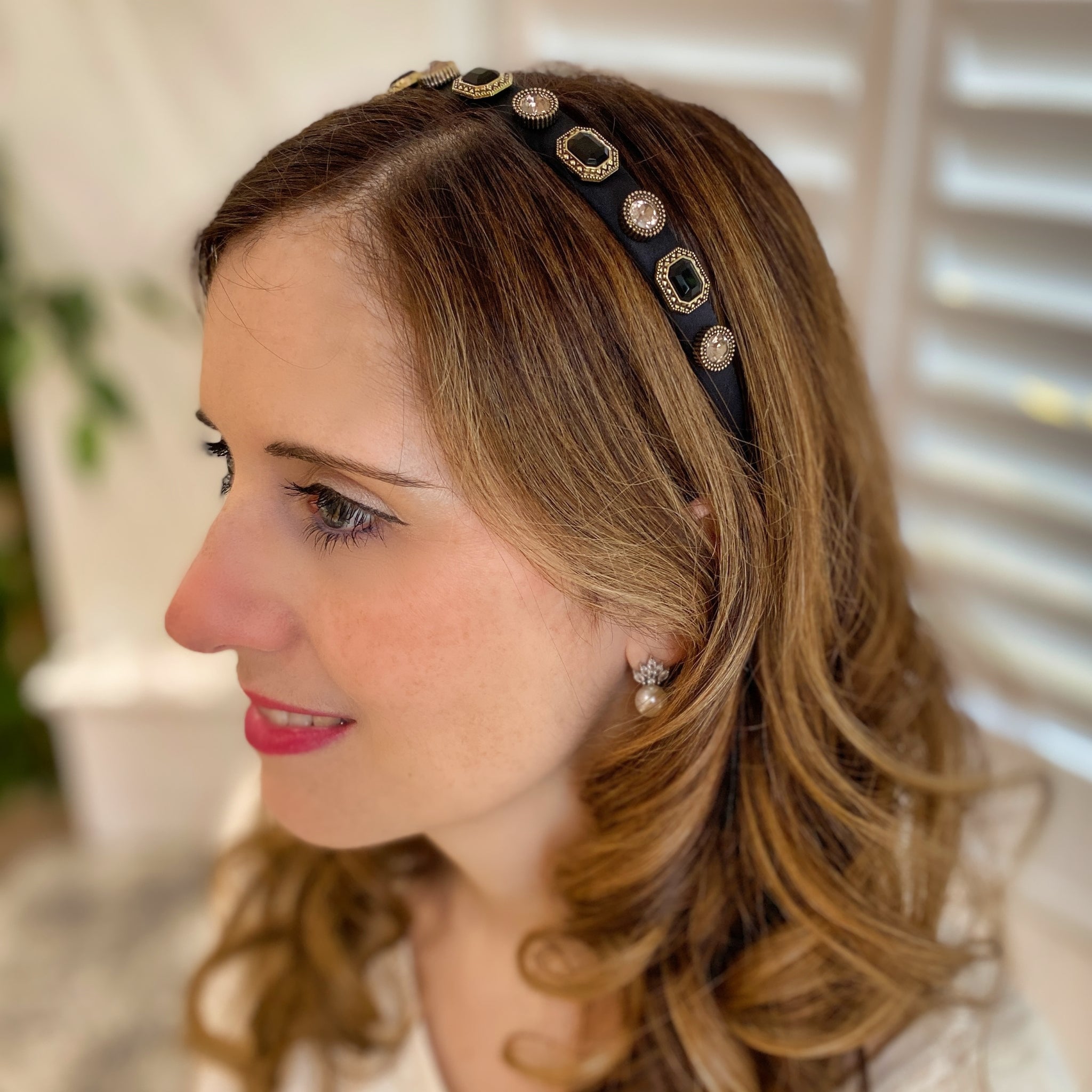 QueenMee Hair Accessories Gift Box for a Vintage Queen - 30% Off