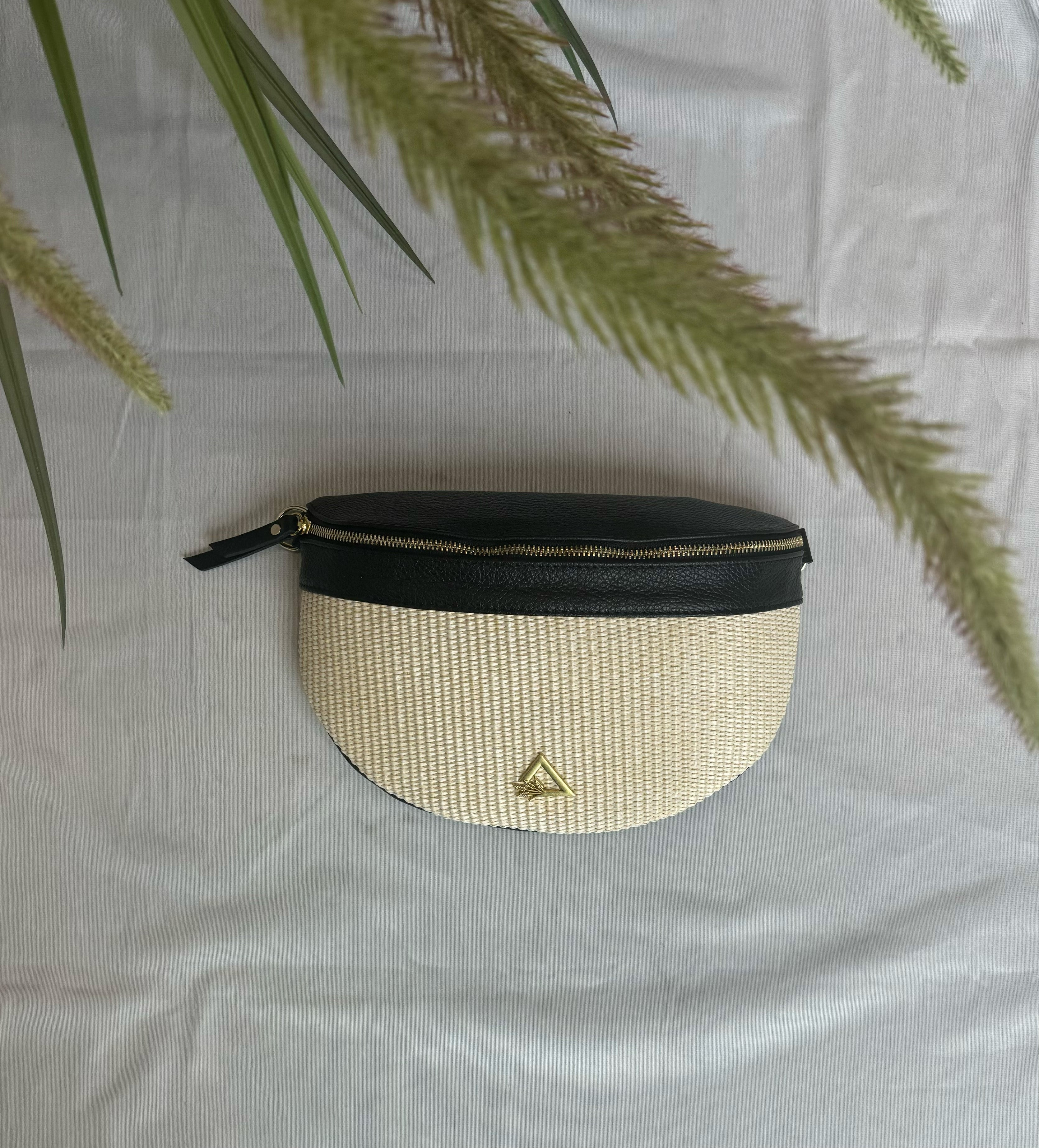 Elie Beaumont Hay Life X Elie Beaumont Raffia Sling Bag Black