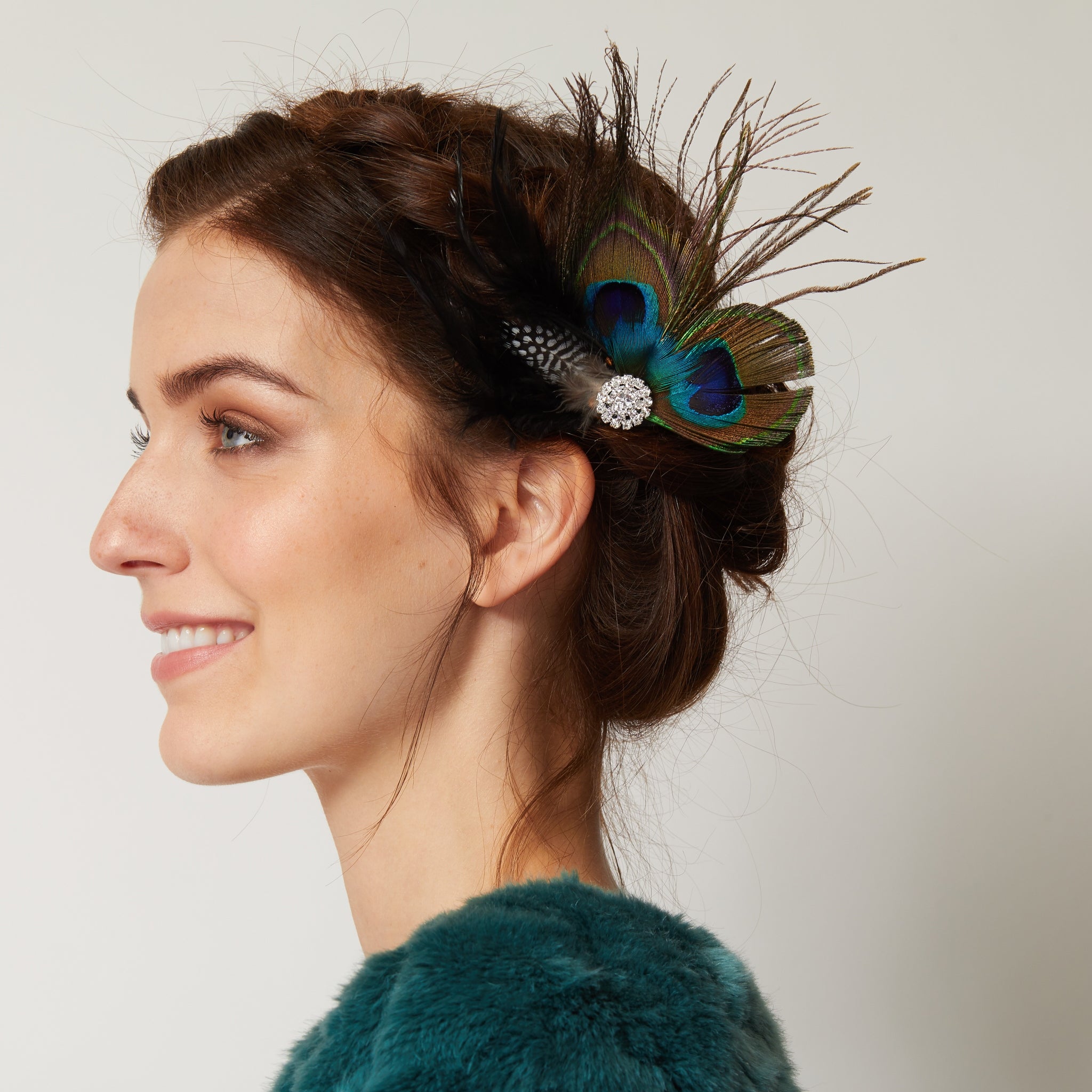 QueenMee Peacock Feather Fascinator with Diamante