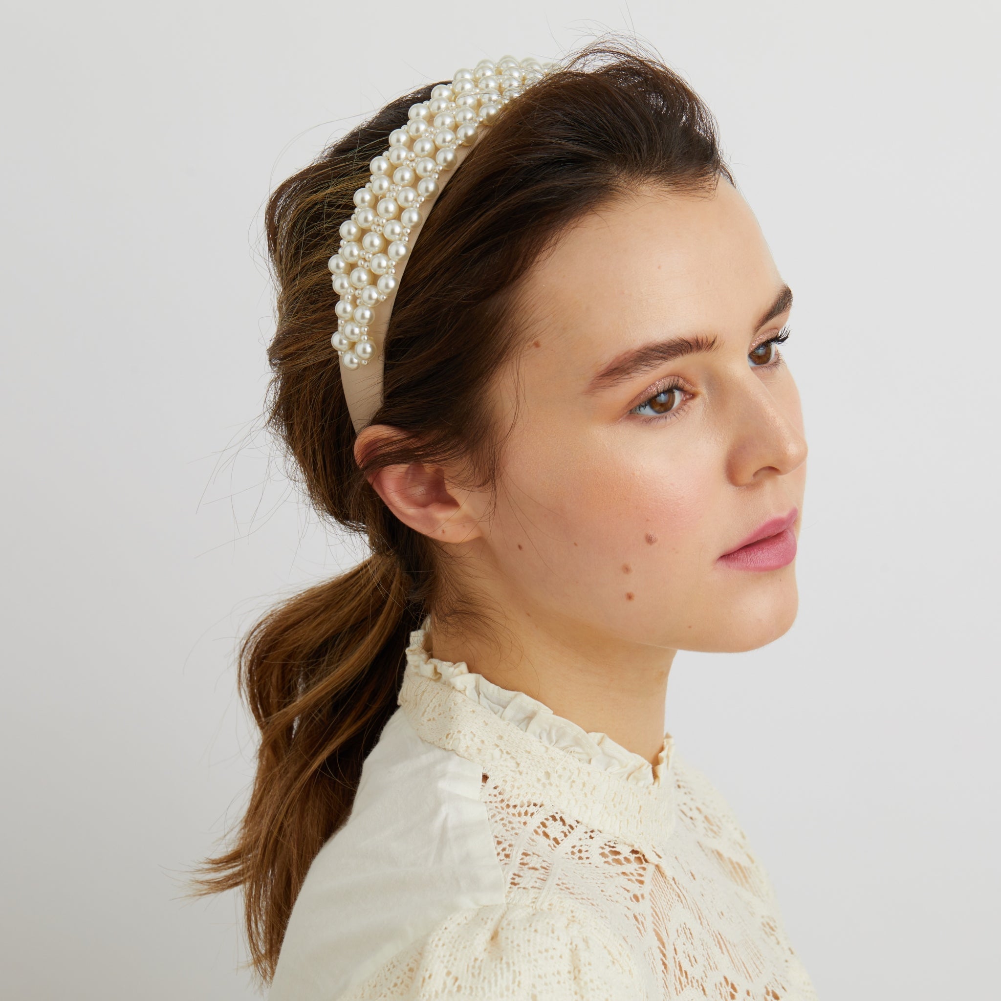 QueenMee Pearl Headband Woven