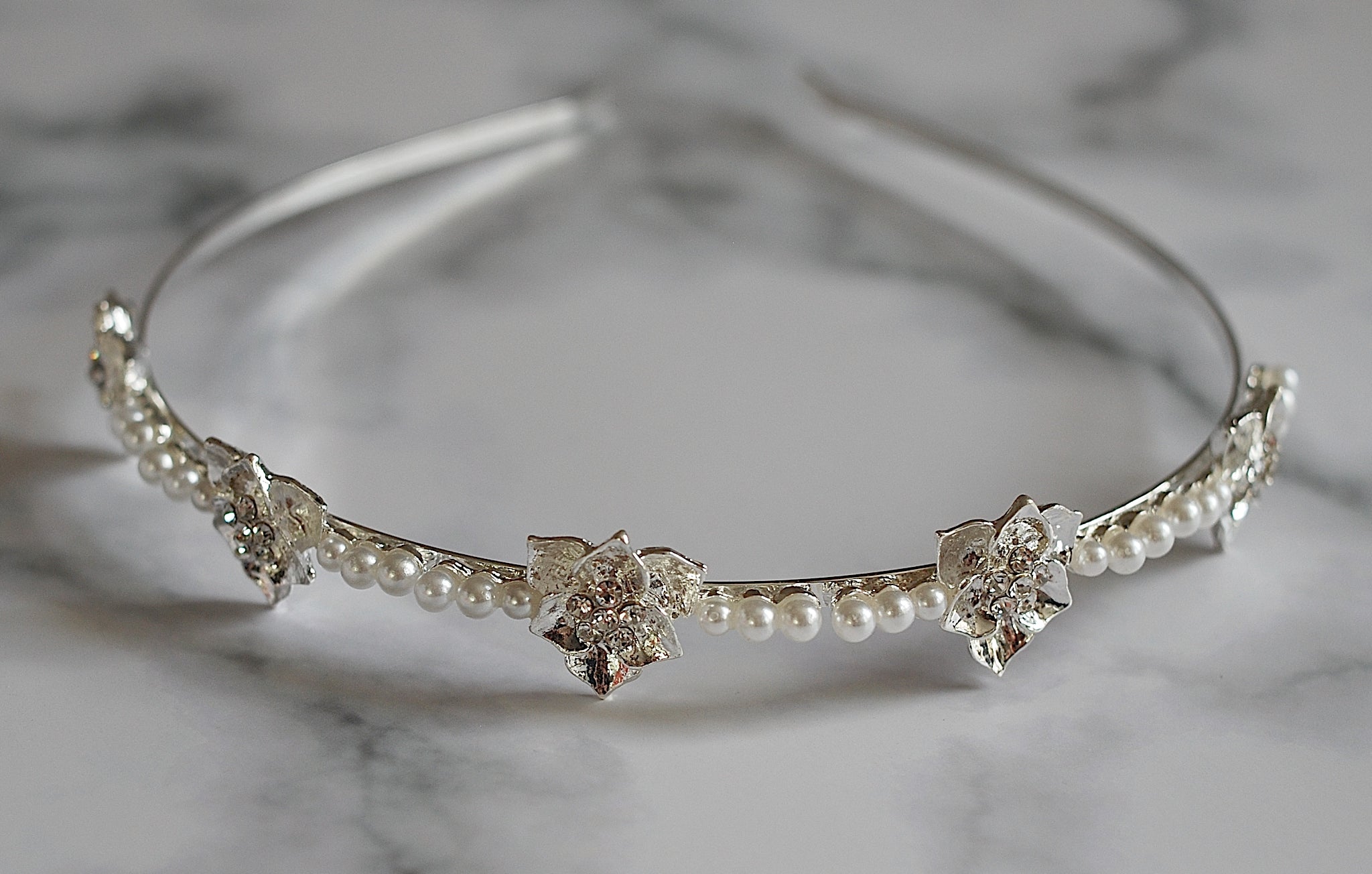 QueenMee Silver Pearl Headband