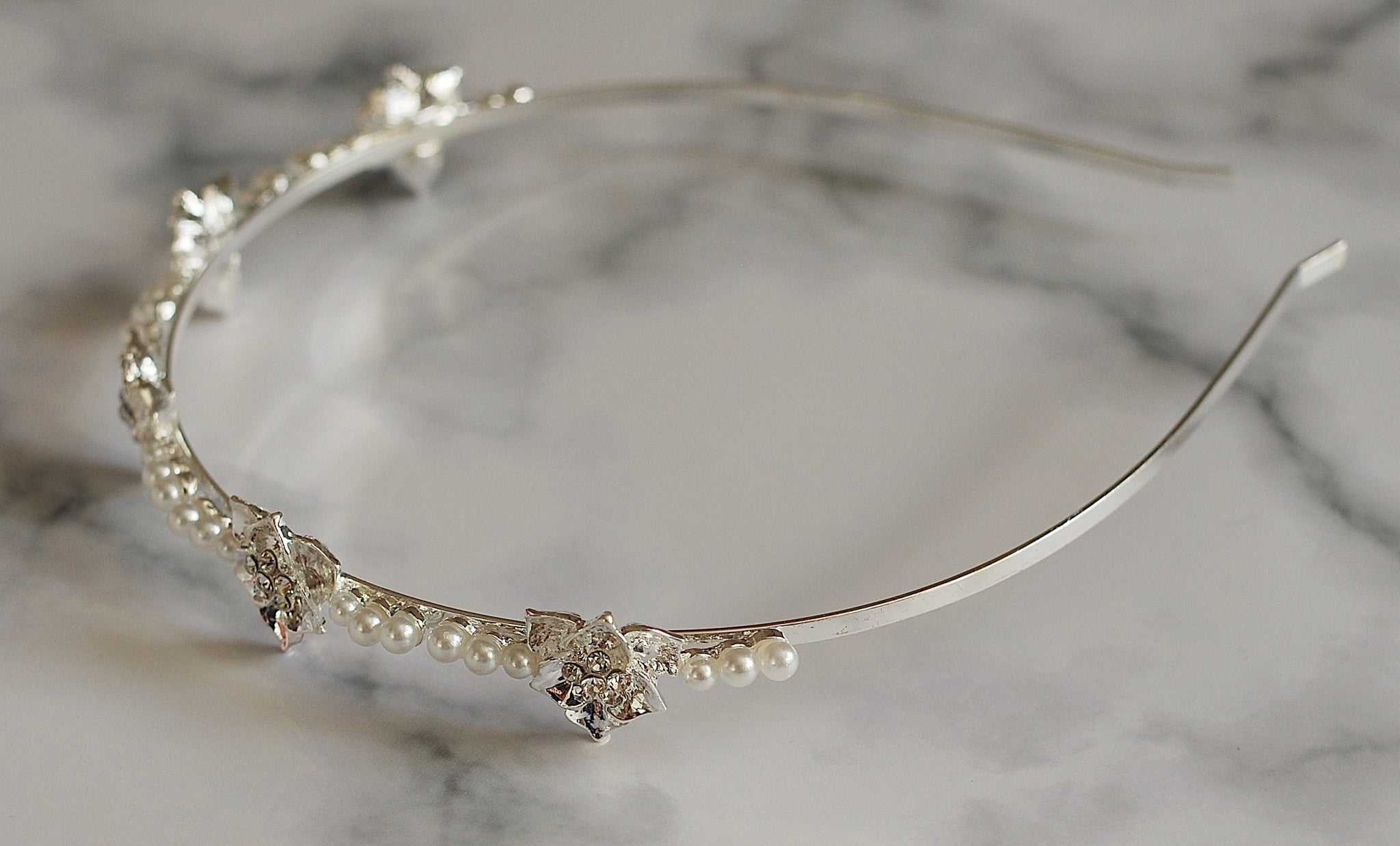 QueenMee Silver Pearl Headband